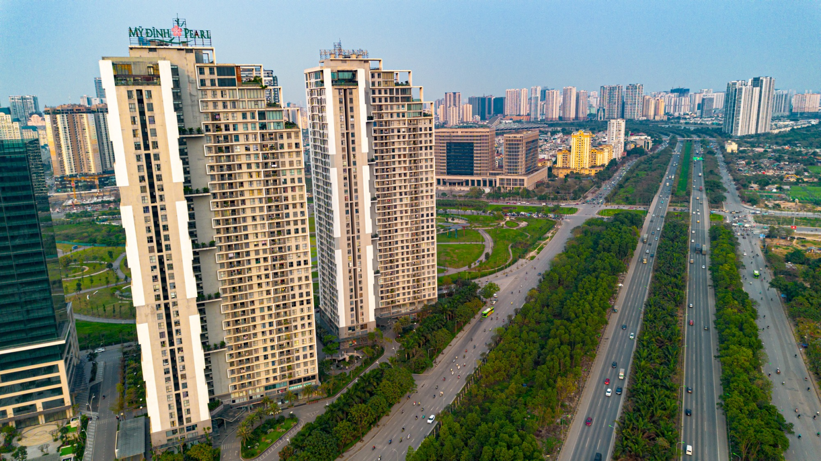 Trong trường hợp người mua nhà có mục đích ở thực, nhiều chuyên gia cho rằng nên ưu tiên lựa chọn căn hộ đã được cấp sổ hồng