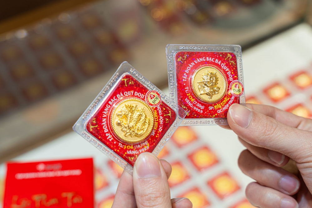 Ngoài việc chọn đúng loại vàng, người mua cũng cần đặc biệt chú ý đến uy tín của cửa hàng