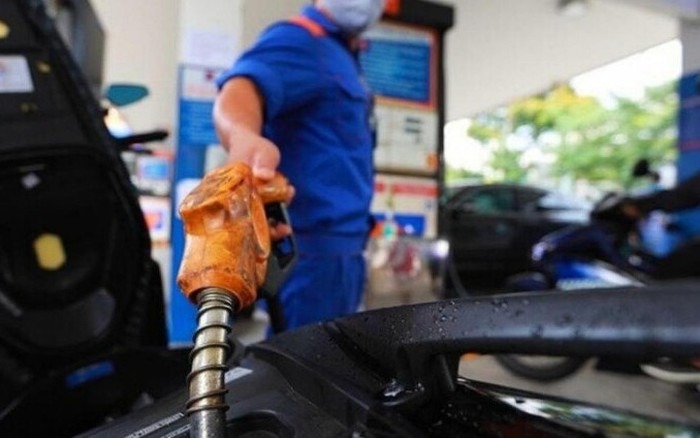 Giá xăng dầu trong nước đã được điều chỉnh giảm mạnh trong kỳ điều hành ngày 25/3, với một số mặt hàng ghi nhận mức giảm lên tới hơn 4.000 đồng/lít.