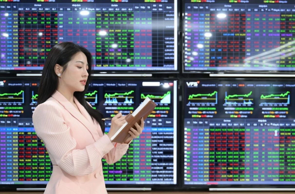 Tuần 30.3–3.4, VN-Index biến động mạnh quanh 1.680 điểm và tăng nhẹ 0,67%. 