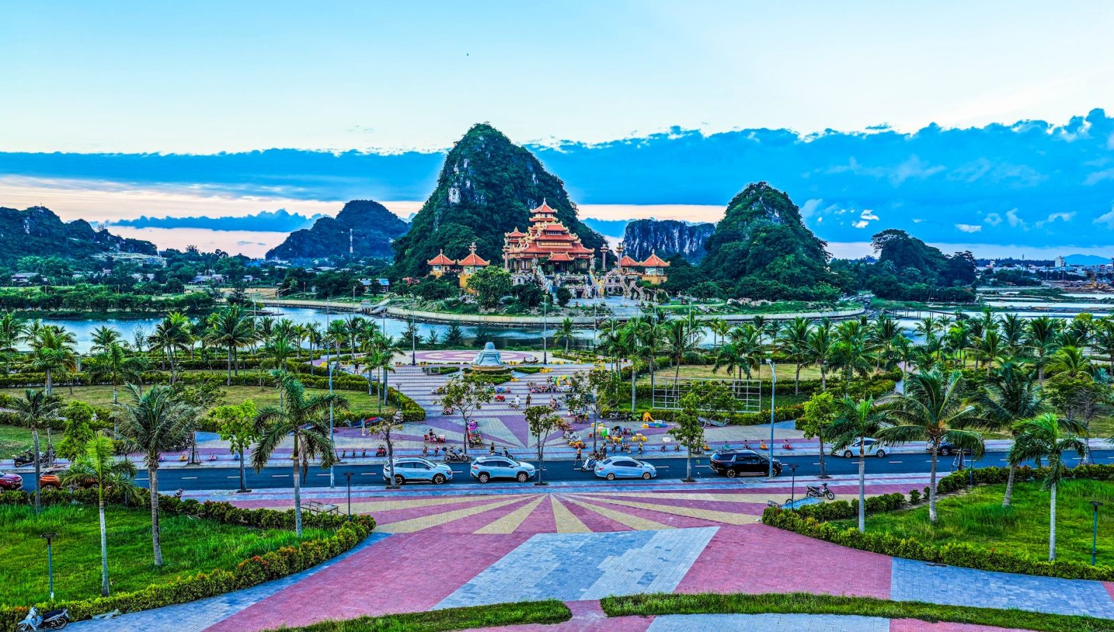 Danh thắng Ngũ Hành Sơn là một trong những điểm nhấn cảnh quan tạo nên sức hút đặc biệt cho dải đô thị phía Nam