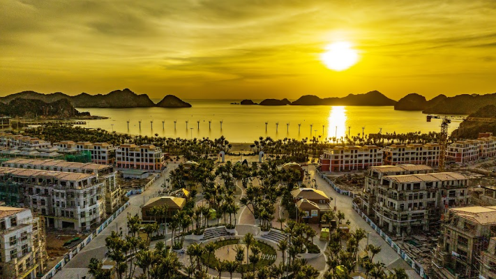 Vịnh trung tâm, Cát Bà, Hải Phòng