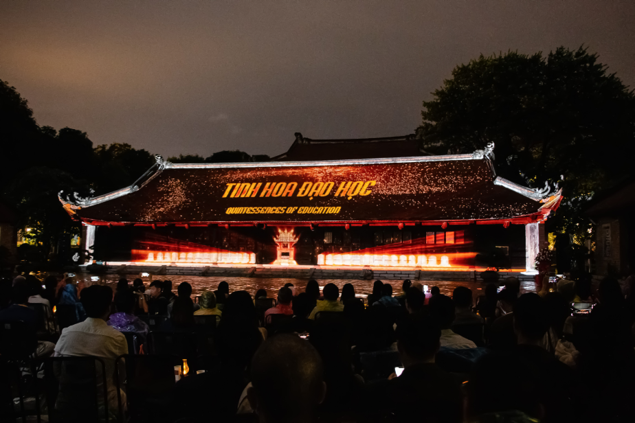 Văn Miếu - Quốc Tử Giám về đêm bừng sáng với show 3D Mapping “Tinh Hoa Đạo Học”