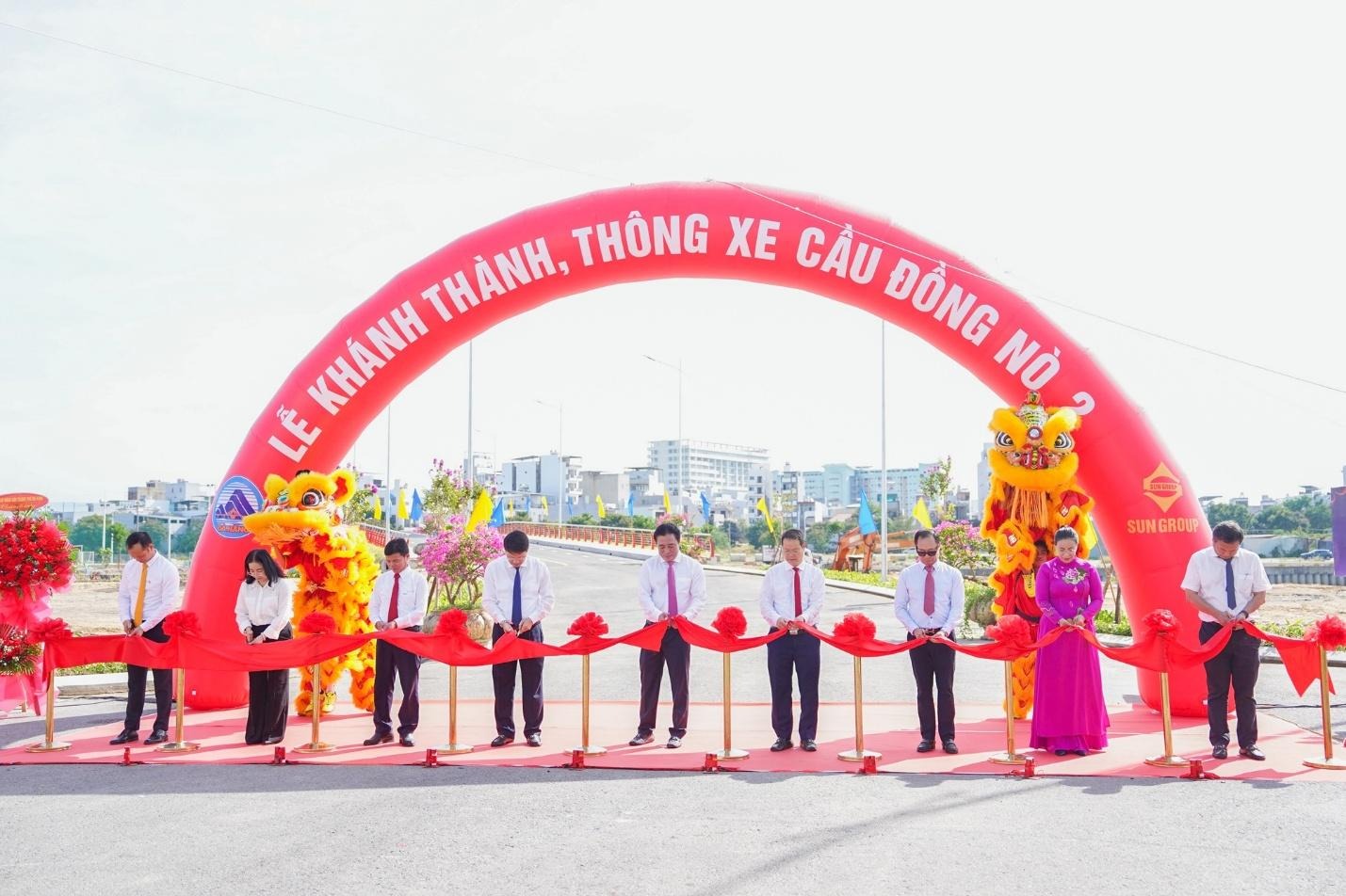 Nghi thức cắt băng khánh thành, thông xe cầu Đồng Nò 2