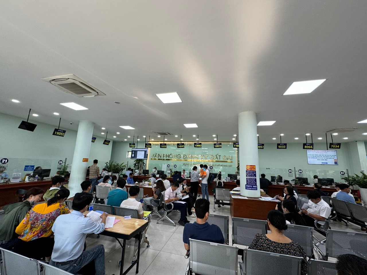 Hồ sơ được nộp tại cơ quan đăng ký đất đai theo quy định