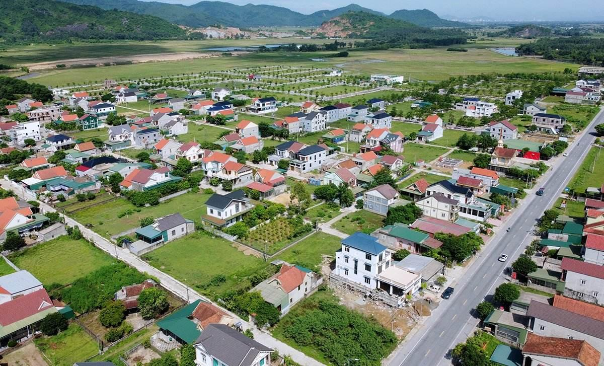 Mật độ dân cư và nhu cầu sử dụng thực tế ảnh hưởng trực tiếp đến khả năng thanh khoản của đất