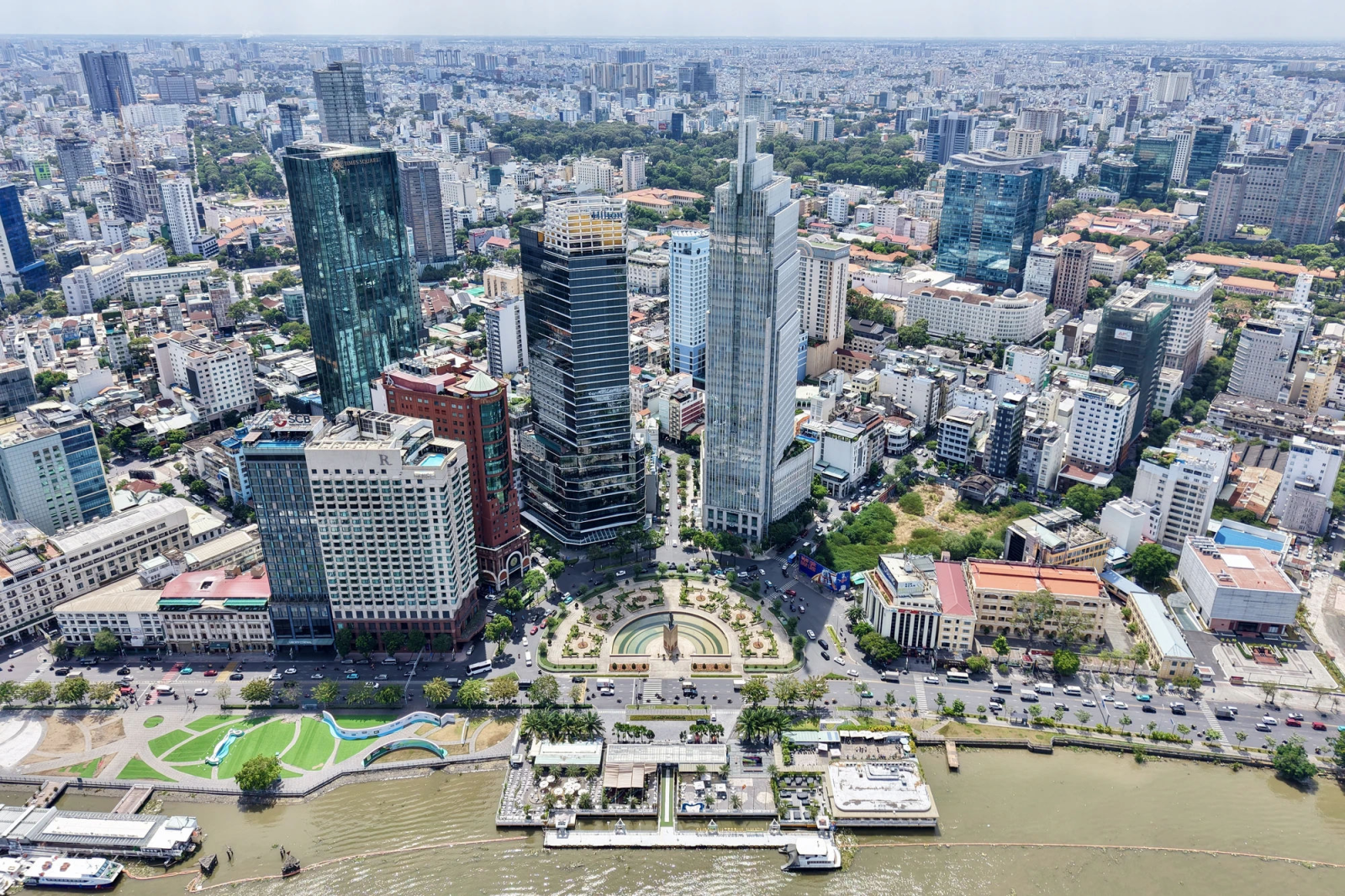 TP. HCM có nhiều dự án cao cấp  tại các khu đất lõi trung tâm và ven sông Sài Gòn