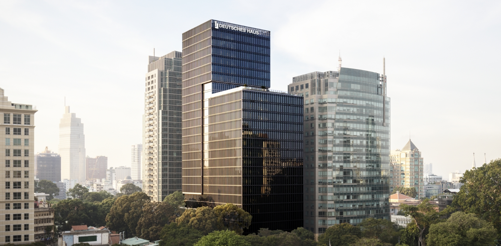 Deutsches Haus và mPlaza Saigon tạo thành cụm cao ốc văn phòng trên đường Lê Duẩn