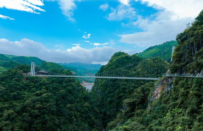 Việt Nam sở hữu cây cầu kính dài nhất hành tinh, vượt Trung Quốc để lập kỷ lục toàn cầu